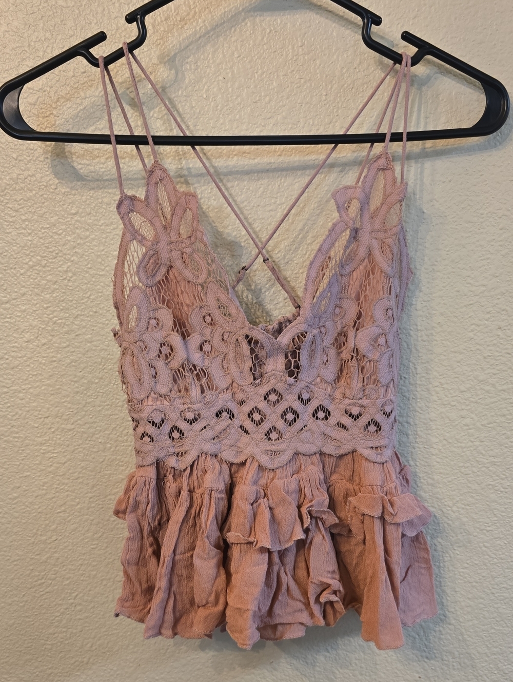 Lace Crochet Ruffled Camisole in Dusty Rose